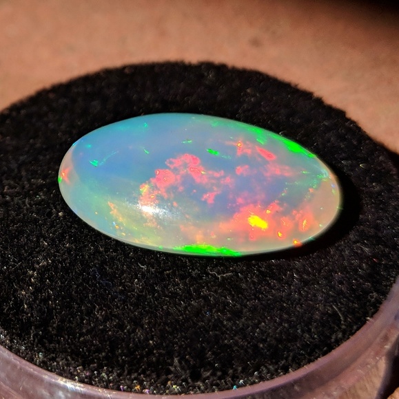 14.85ct. Ethiopian precious Opal Cabochon - Picture 8 of 8